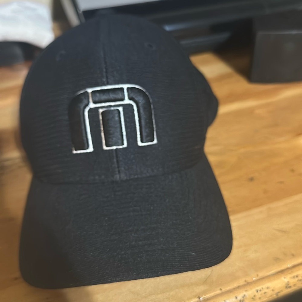 Boys travis matthew hat